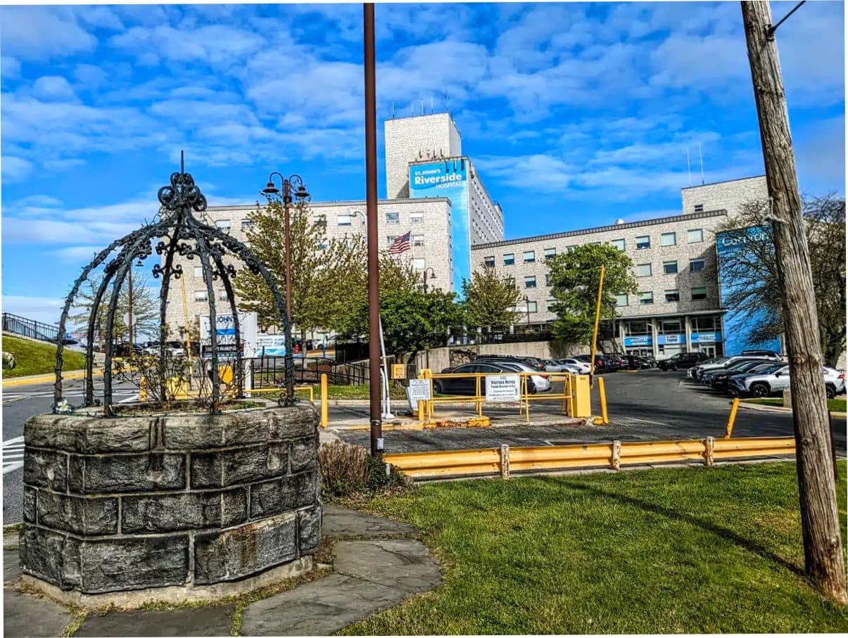 Saint Johns Riverside Hospital gallery thumbnail 10